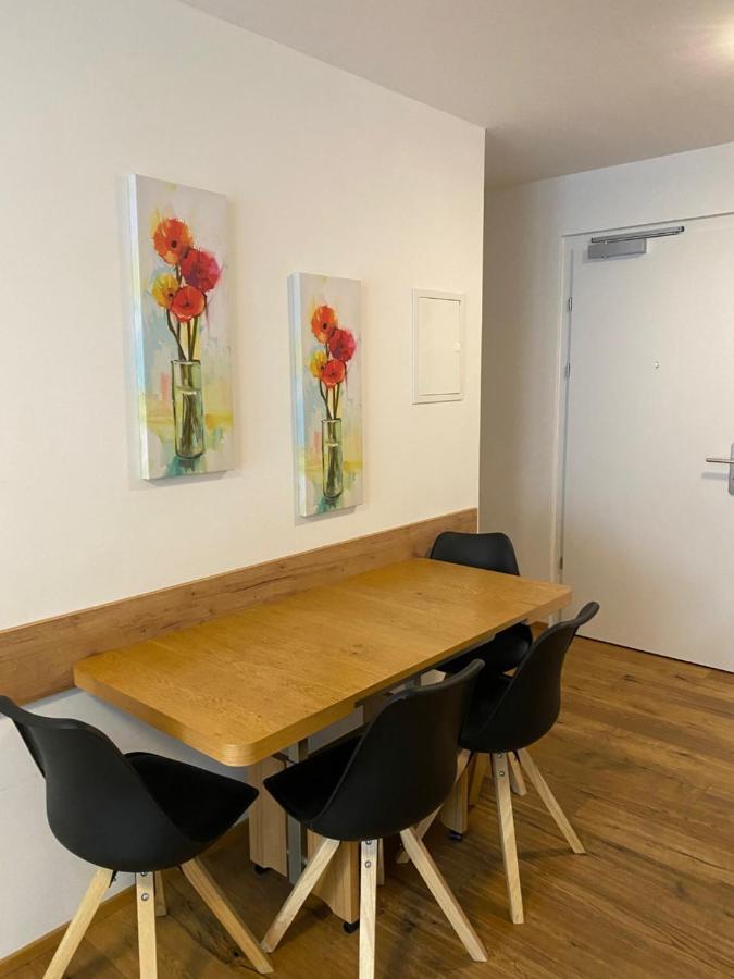 Modern With Balcony Near City Center * Viena