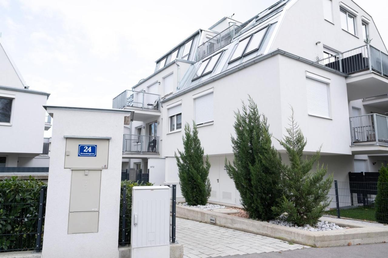 Modern With Balcony Near City Center Apartament